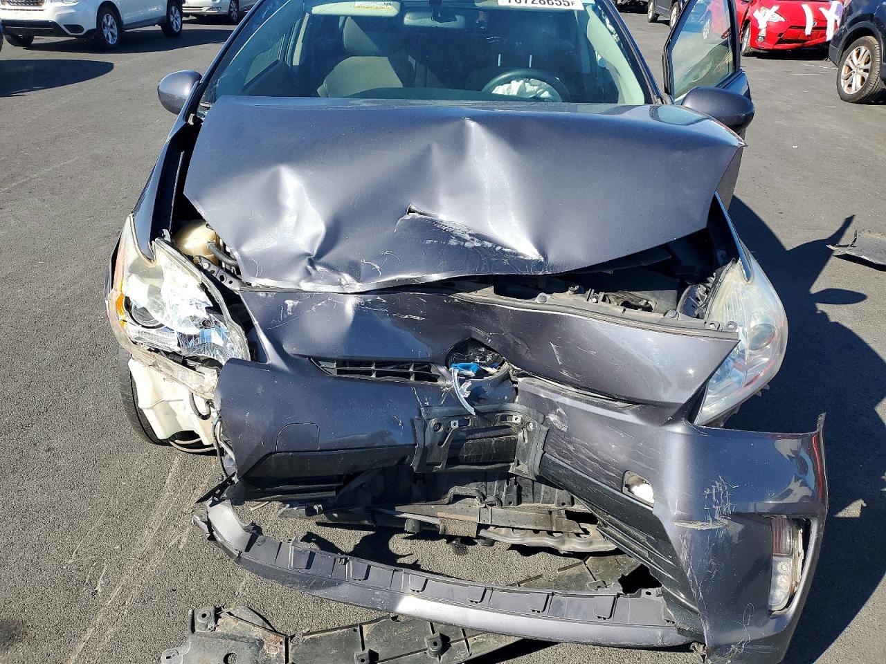 2015 TOYOTA PRIUS photo 31