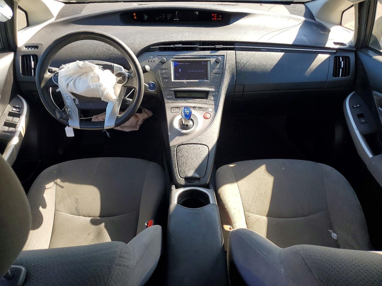 2015 TOYOTA PRIUS photo 22