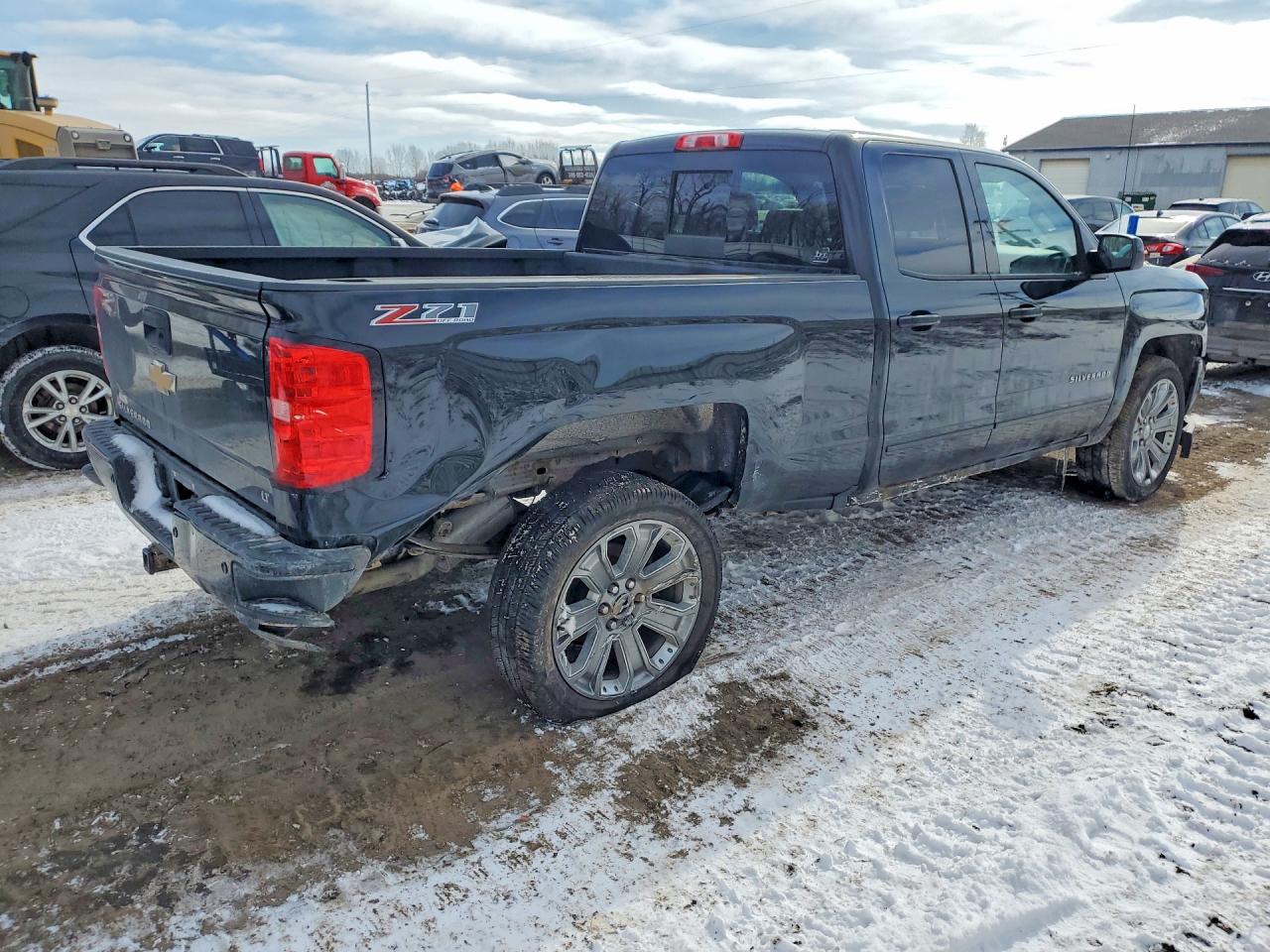 2017 CHEVROLET SILVERADO K1500 LT photo 5