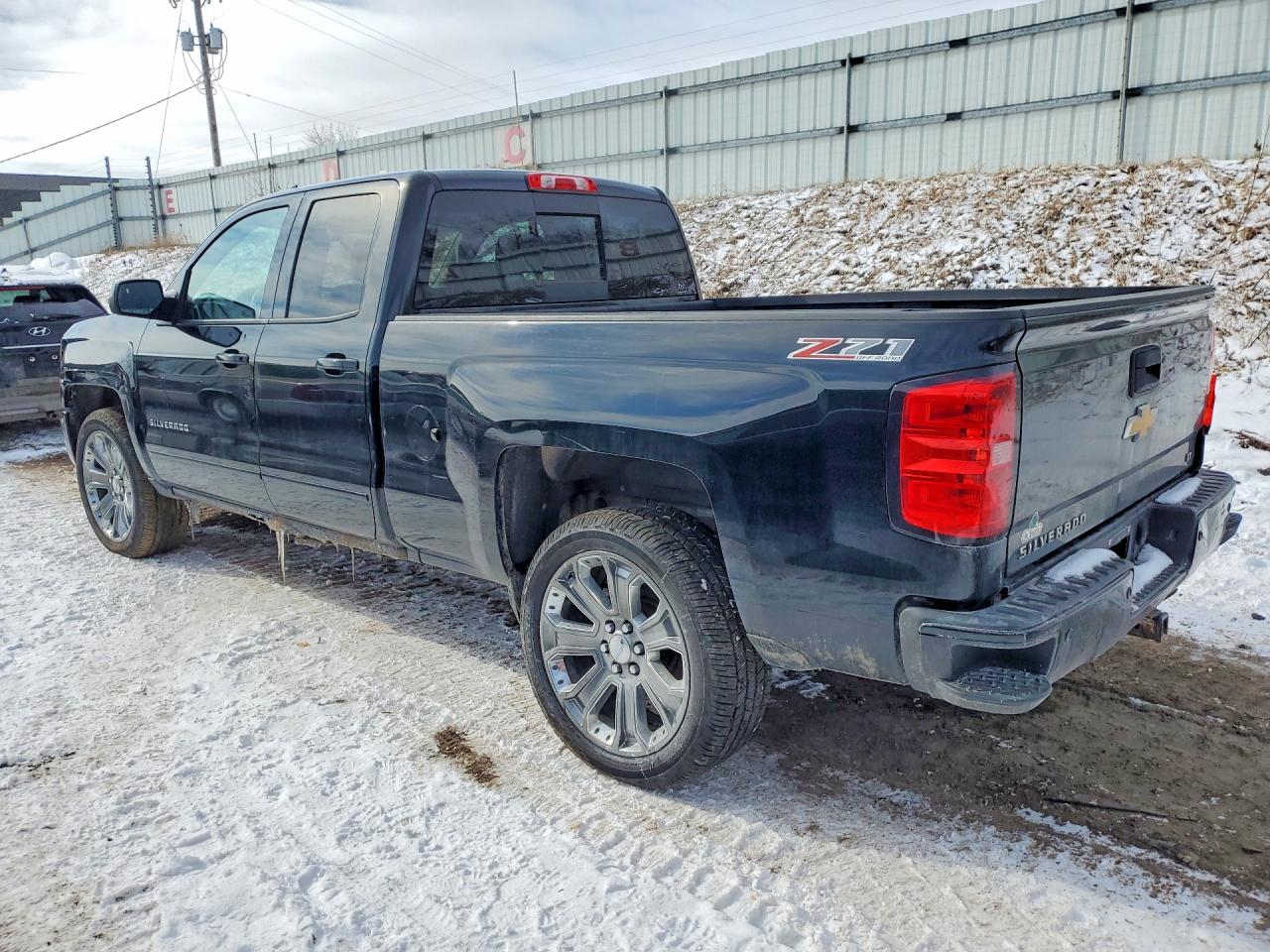 2017 CHEVROLET SILVERADO K1500 LT photo 3