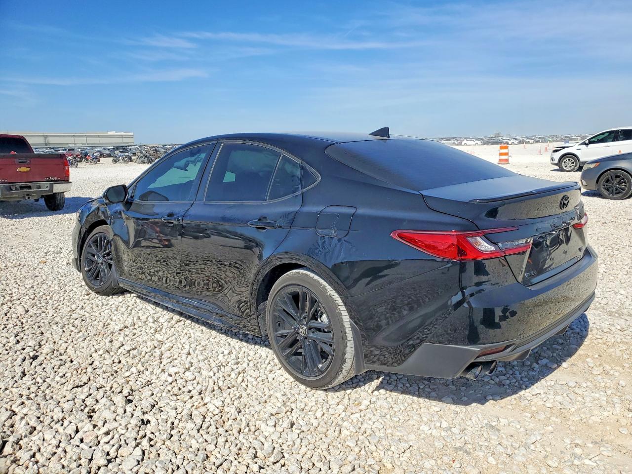 2026 TOYOTA CAMRY SE photo 4