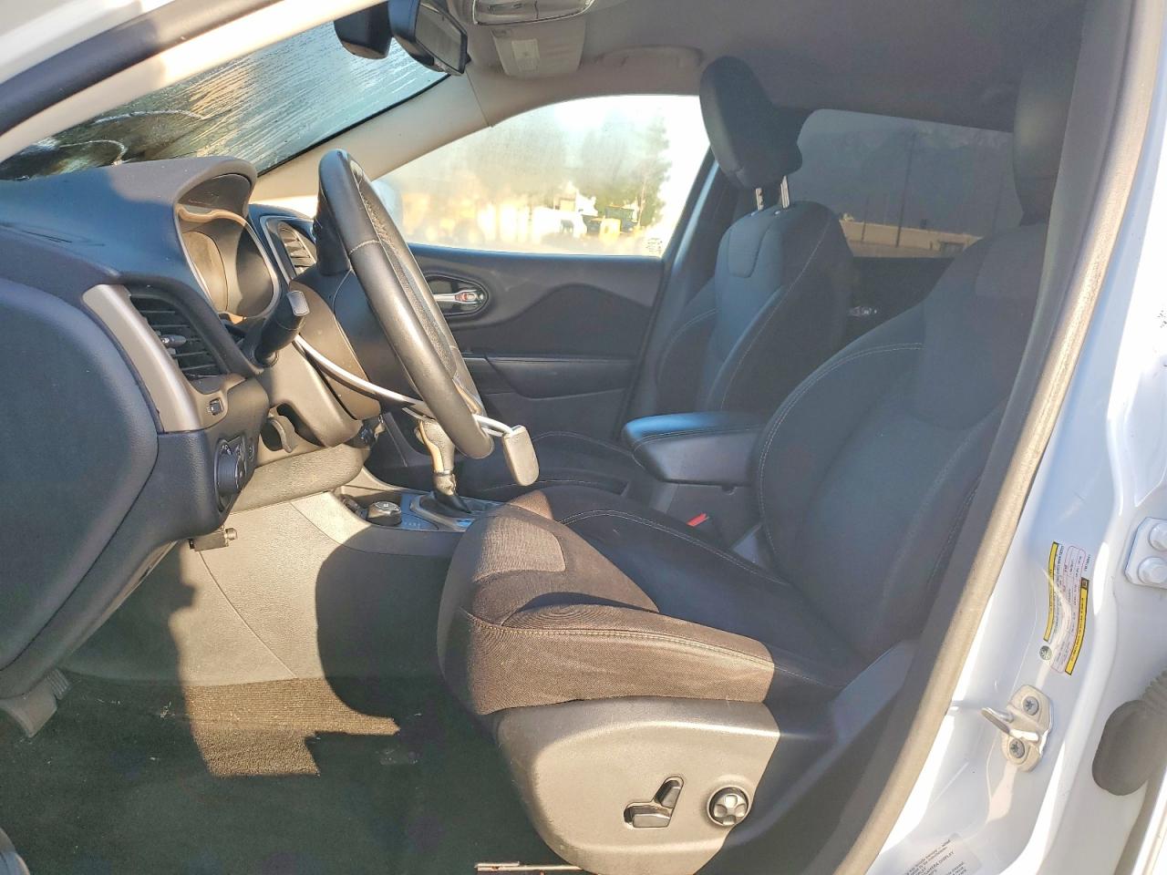 2015 JEEP CHEROKEE LATITUDE photo 19
