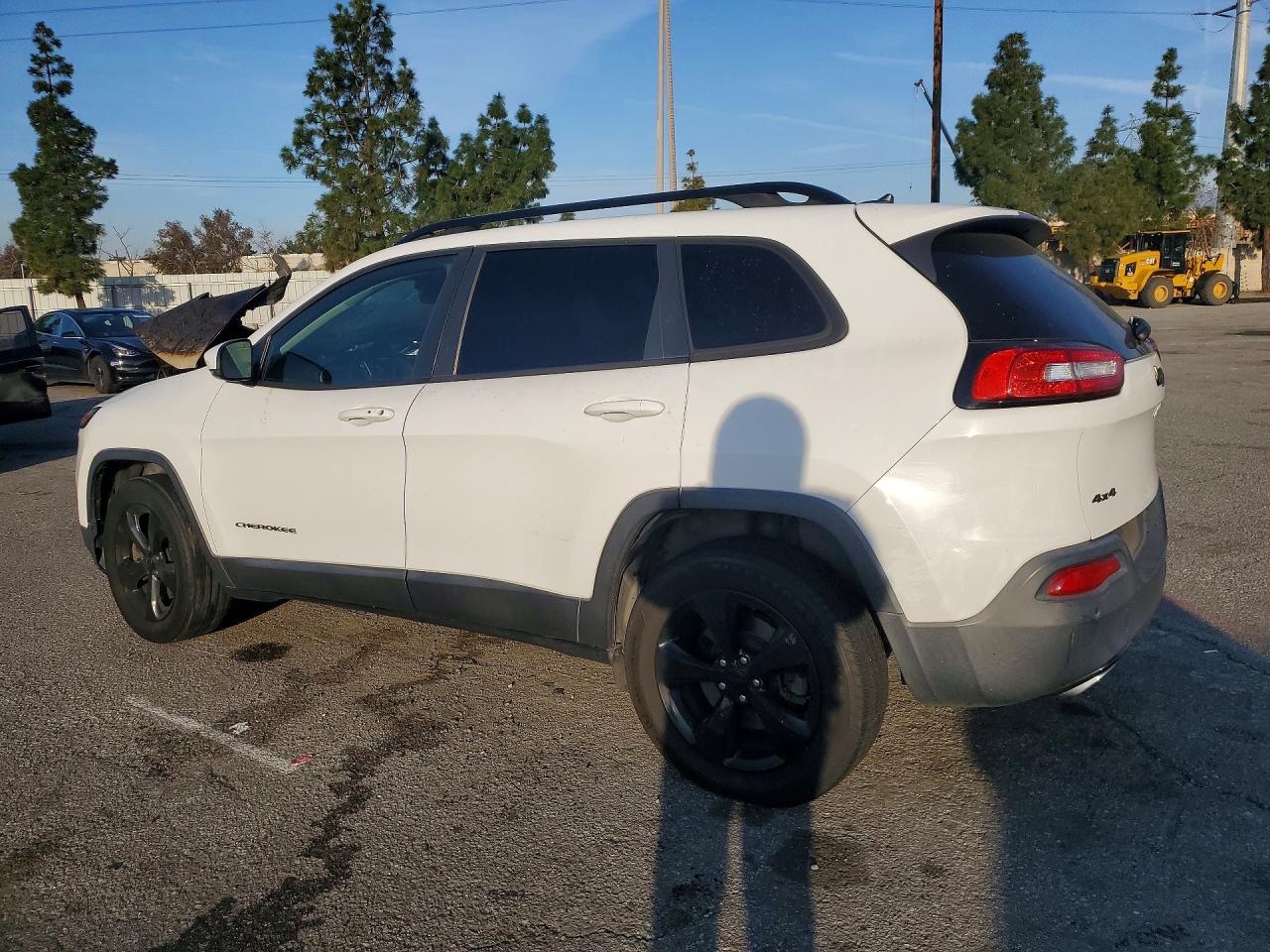 2015 JEEP CHEROKEE LATITUDE photo 4