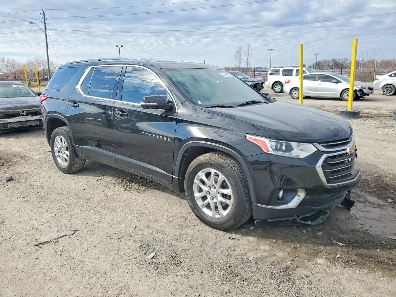 2019 CHEVROLET TRAVERSE LT photo 4