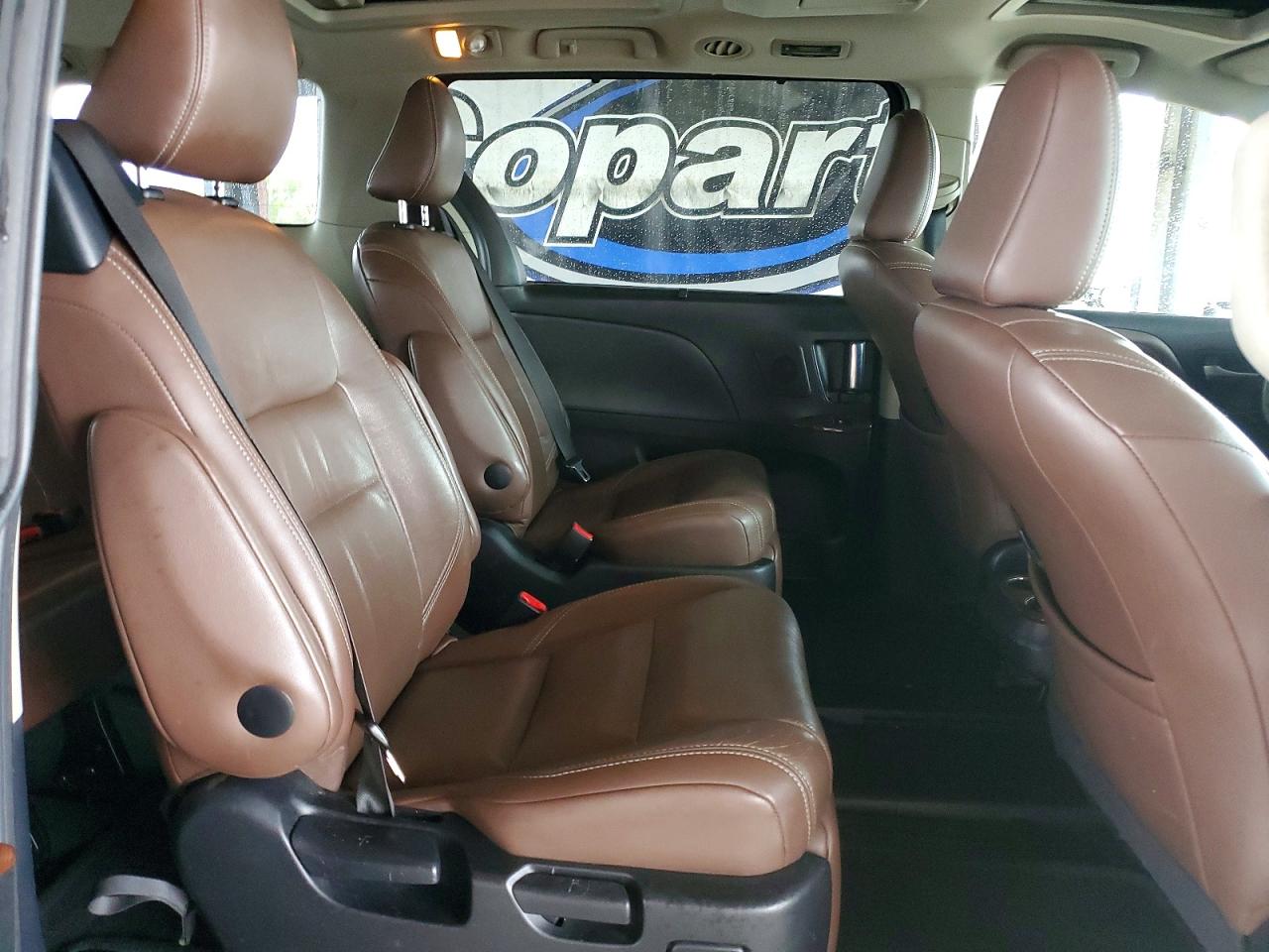 2015 TOYOTA SIENNA LIMITED PREMIUM 7-PASSENGER photo 11