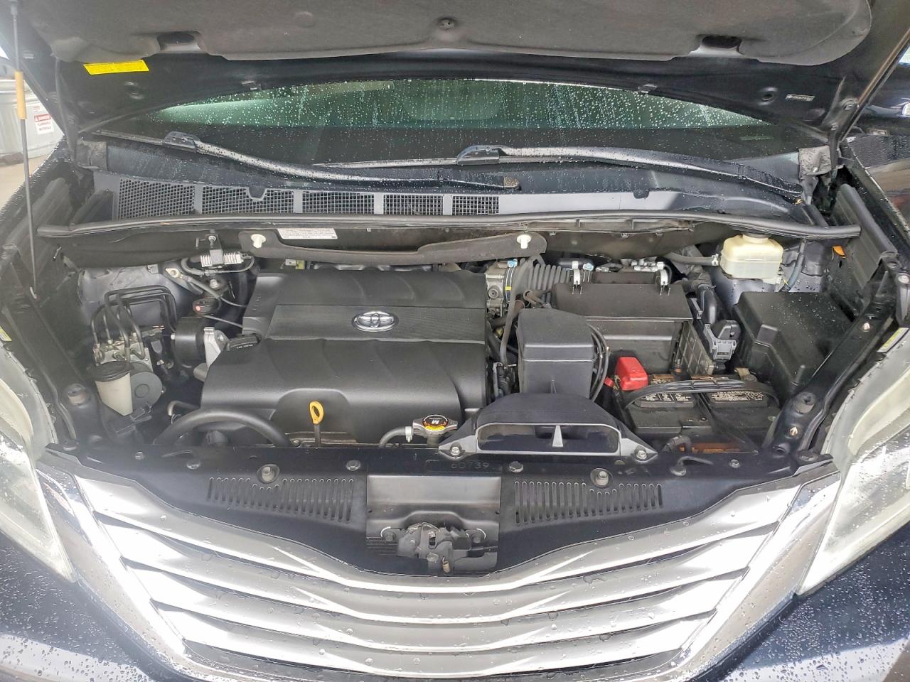 2015 TOYOTA SIENNA LIMITED PREMIUM 7-PASSENGER photo 12