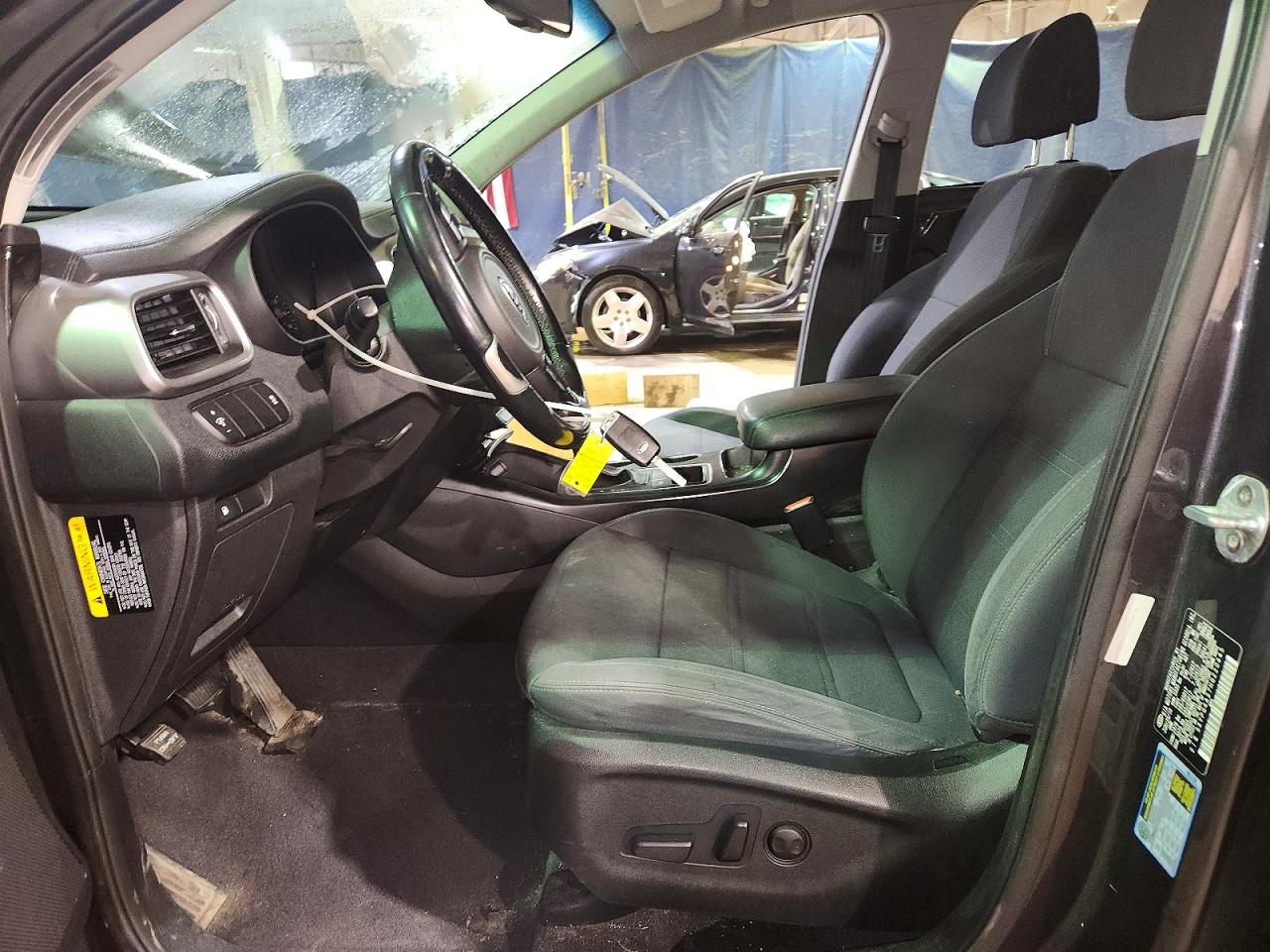 2017 KIA SORENTO LX photo 13