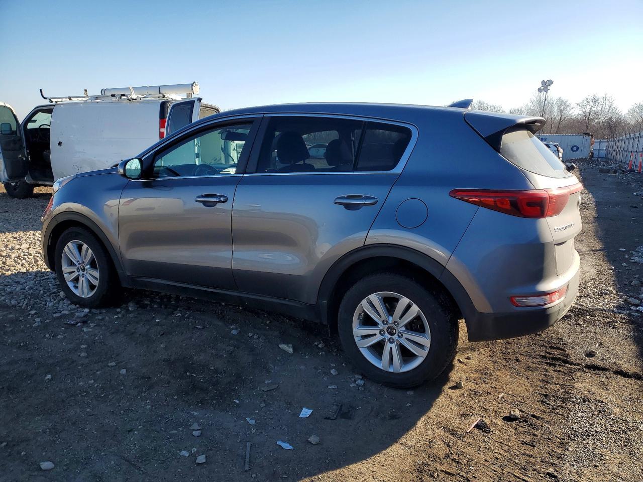 2019 KIA SPORTAGE LX photo 2