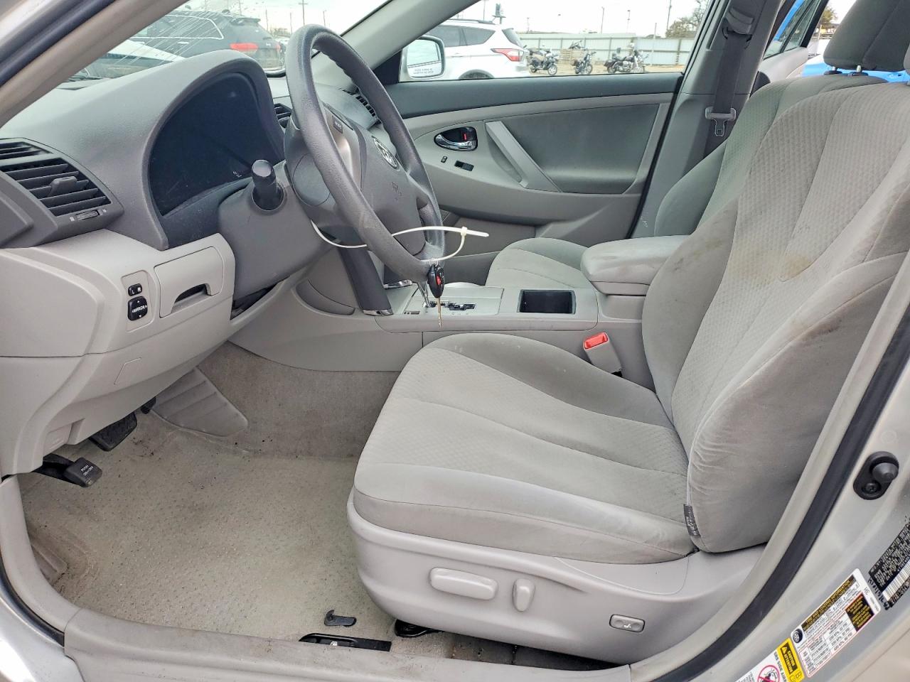2009 TOYOTA CAMRY LE photo 13