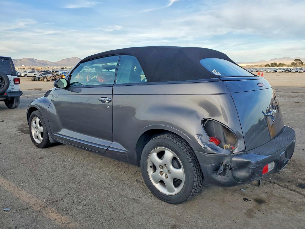2005 CHRYSLER PT CRUISER photo 2