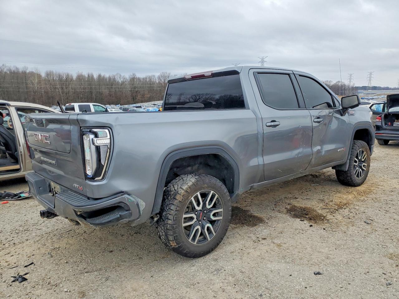 2021 GMC SIERRA K1500 AT4 photo 3