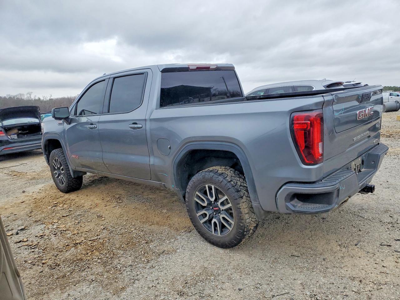 2021 GMC SIERRA K1500 AT4 photo 2