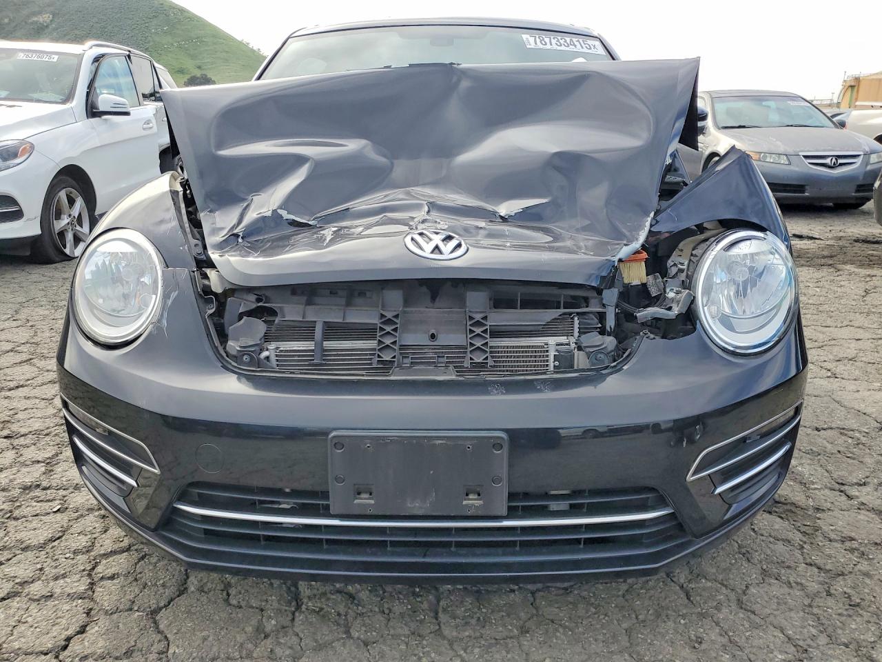 2018 VOLKSWAGEN BEETLE S photo 5
