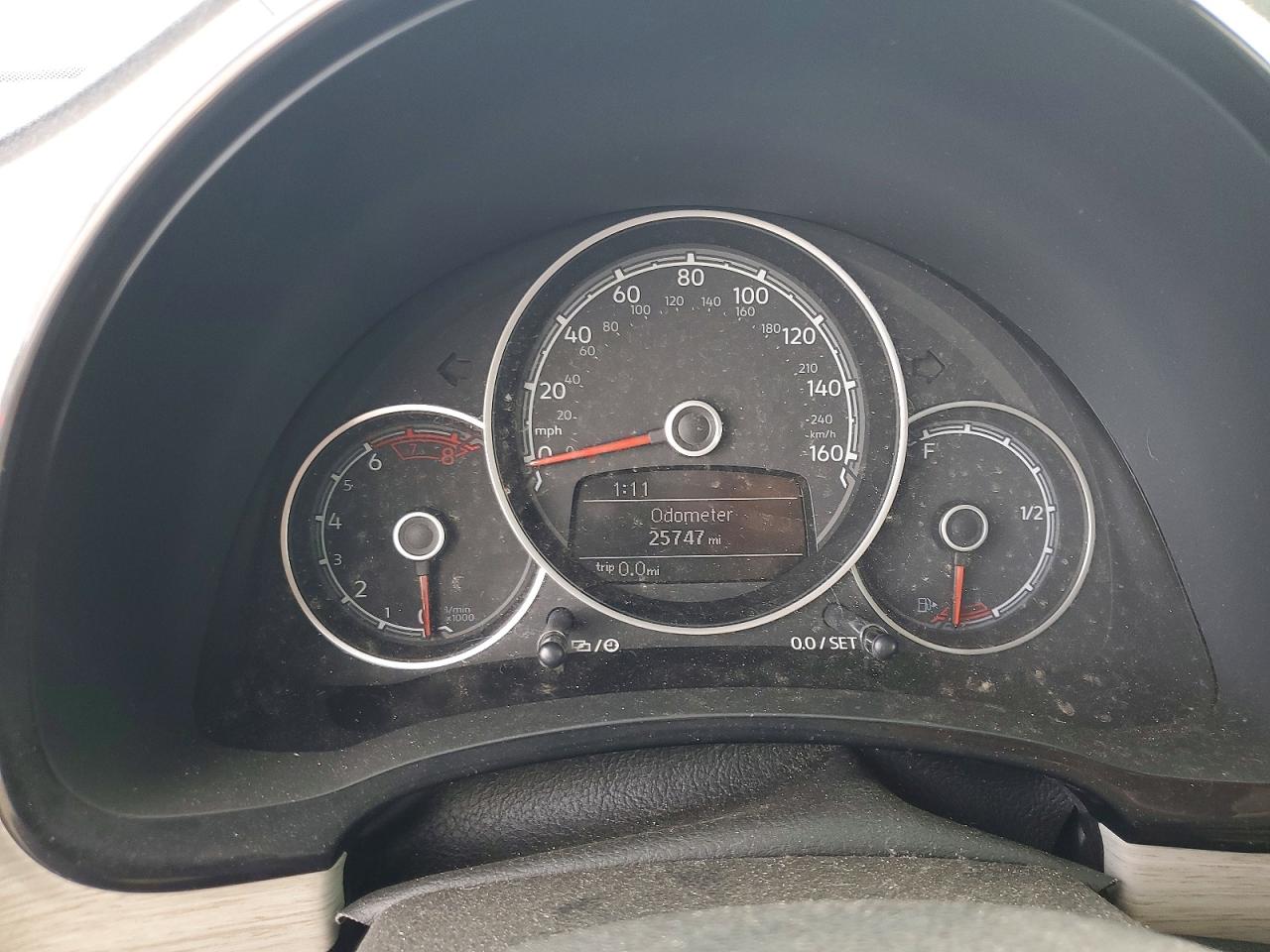 2018 VOLKSWAGEN BEETLE S photo 9