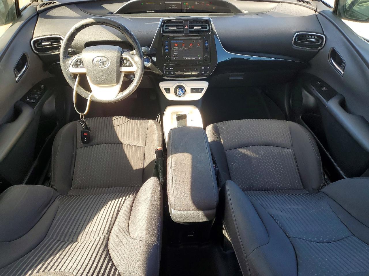 2016 TOYOTA PRIUS photo 8