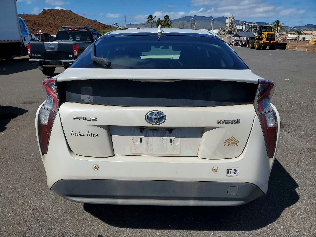 2016 TOYOTA PRIUS photo 6