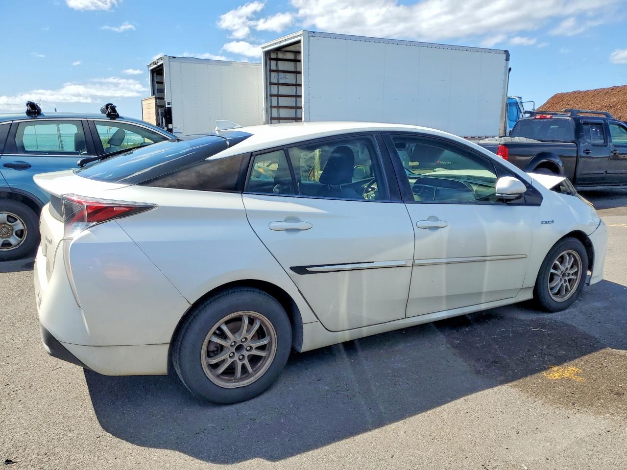 2016 TOYOTA PRIUS photo 3