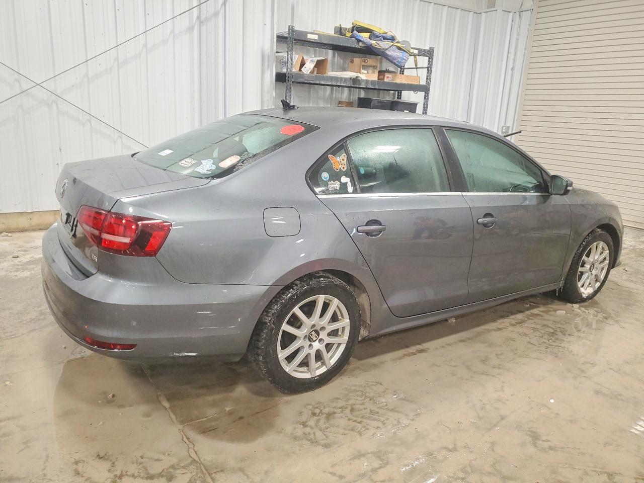 2017 VOLKSWAGEN JETTA SE photo 3