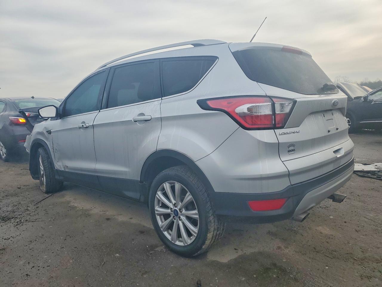 2017 FORD ESCAPE TITANIUM photo 3