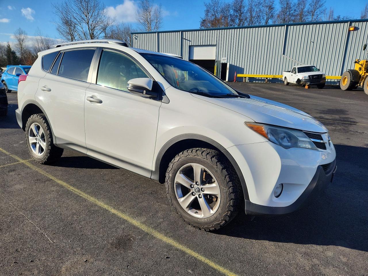 2015 TOYOTA RAV4 XLE photo 7