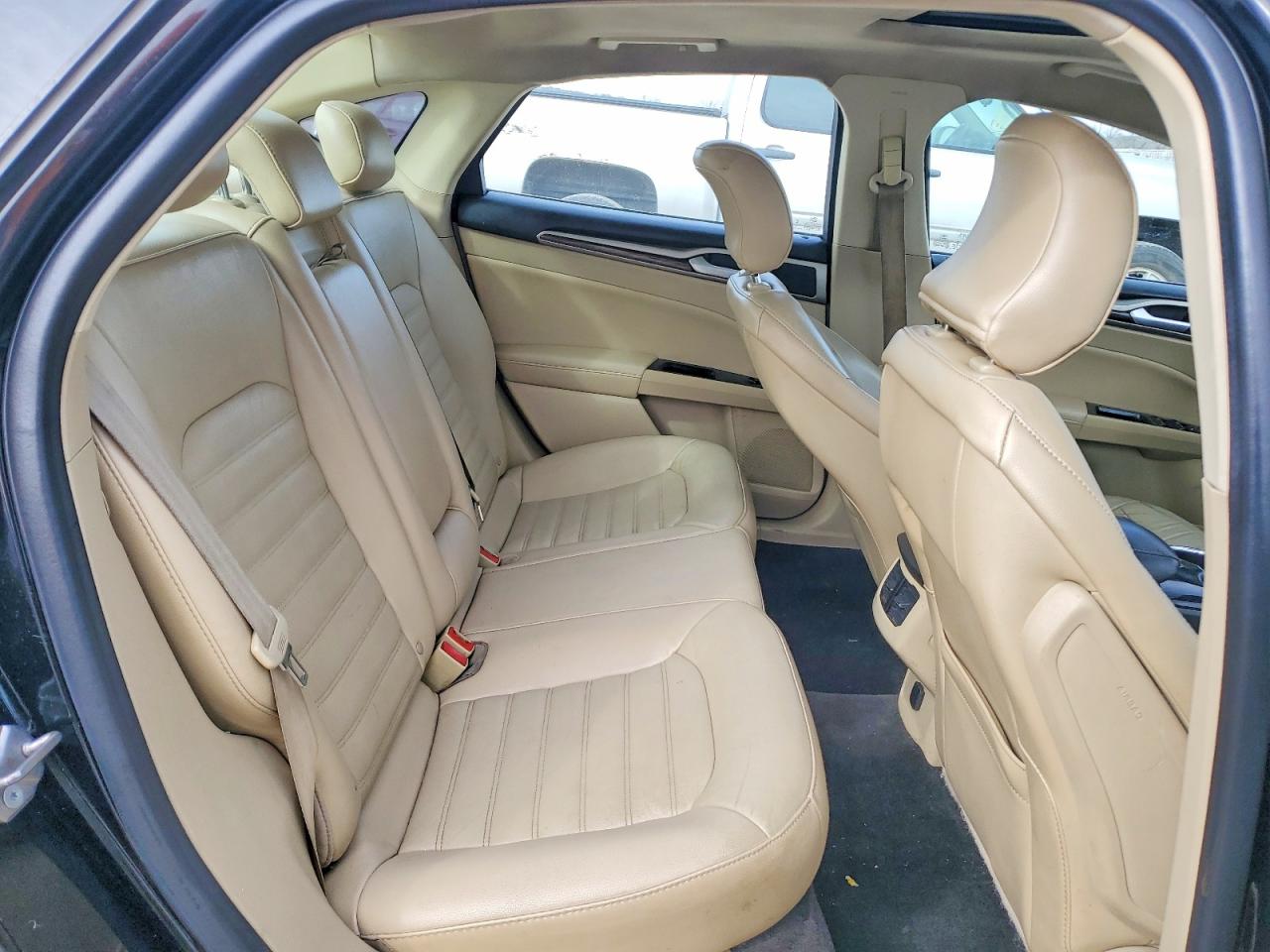 2016 FORD FUSION SE photo 19