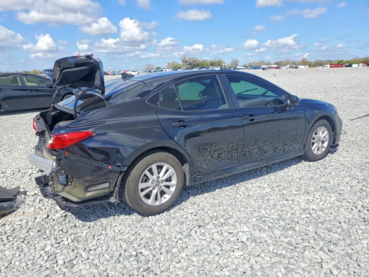 2025 TOYOTA CAMRY LE photo 5