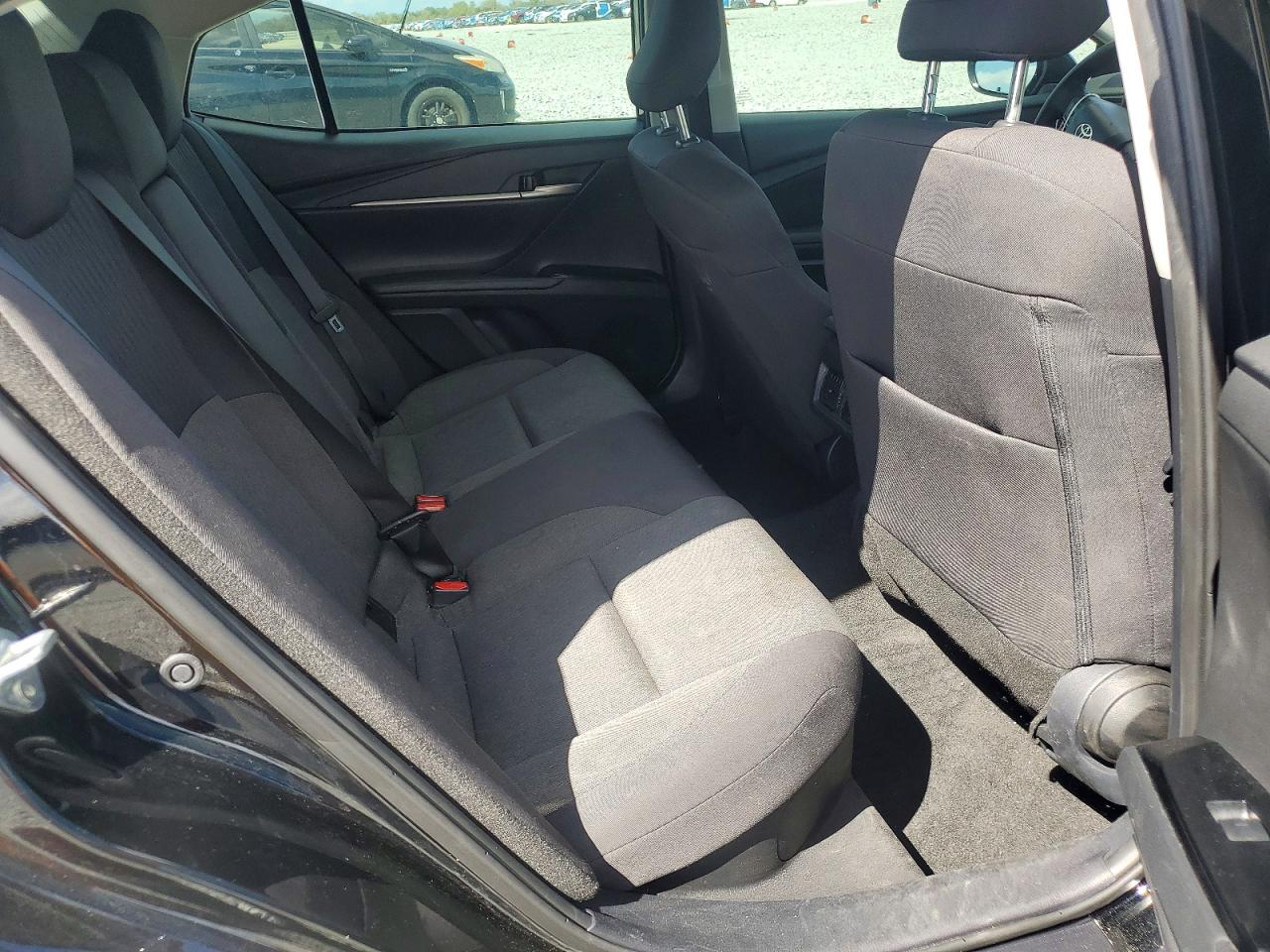 2025 TOYOTA CAMRY LE photo 19