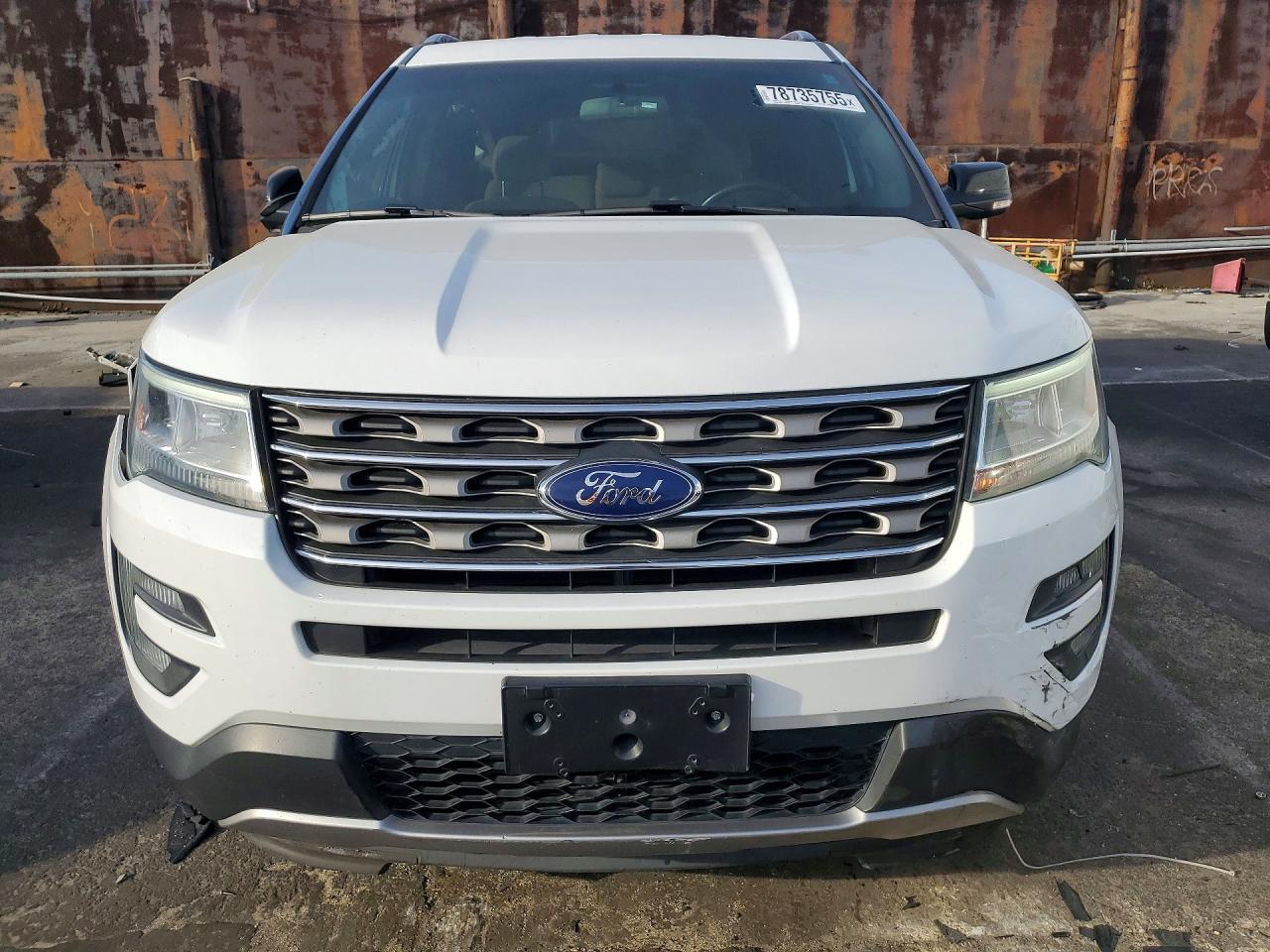 2017 FORD EXPLORER XLT photo 5
