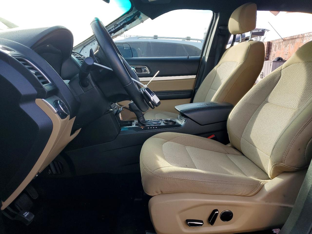 2017 FORD EXPLORER XLT photo 7