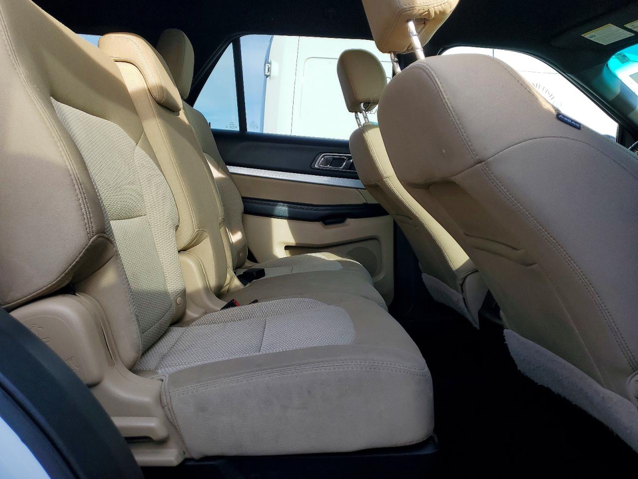 2017 FORD EXPLORER XLT photo 10
