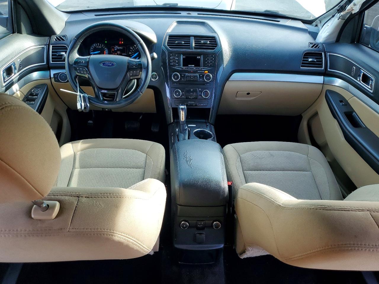 2017 FORD EXPLORER XLT photo 8