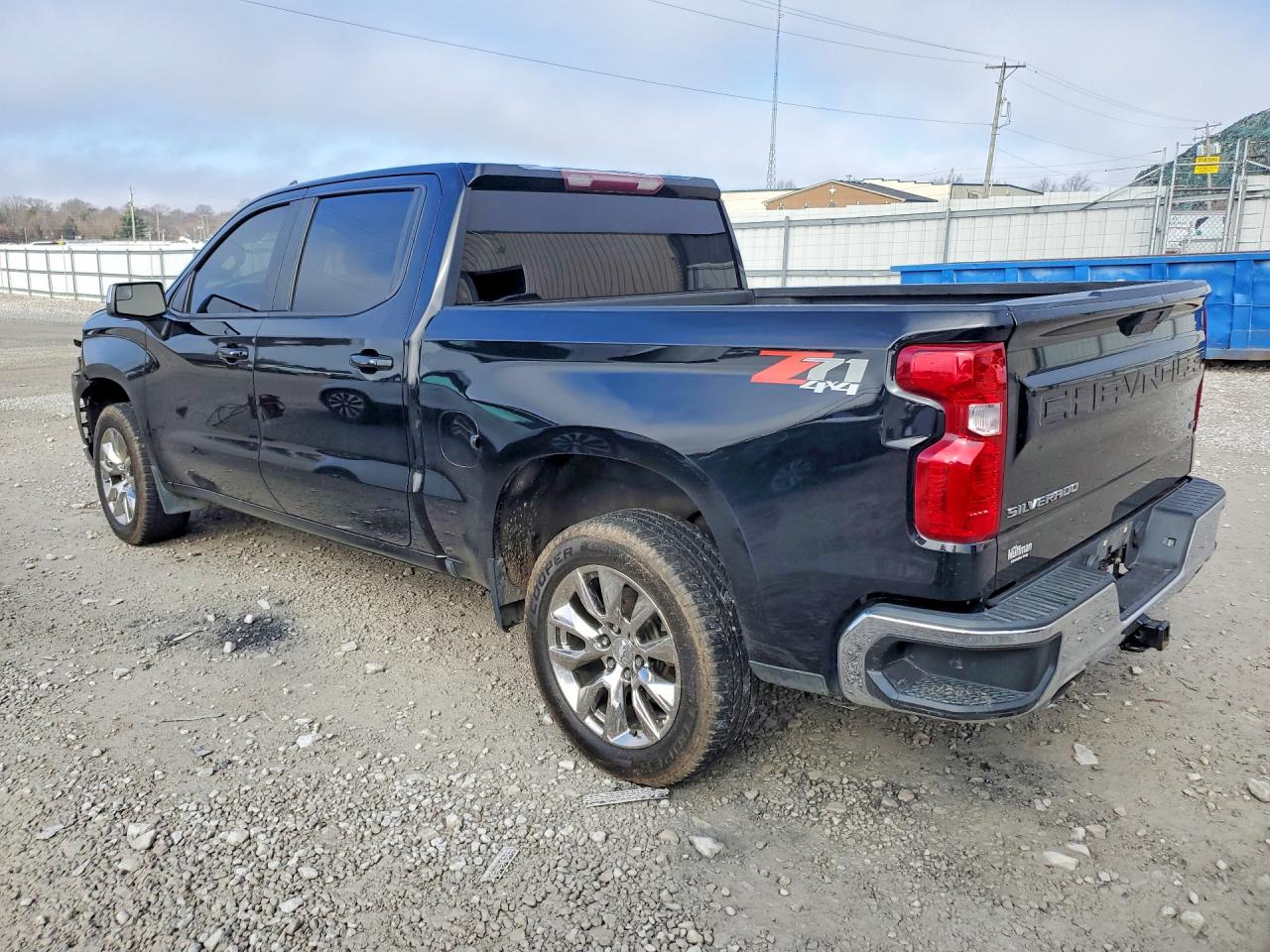 2019 CHEVROLET SILVERADO K1500 LT photo 2