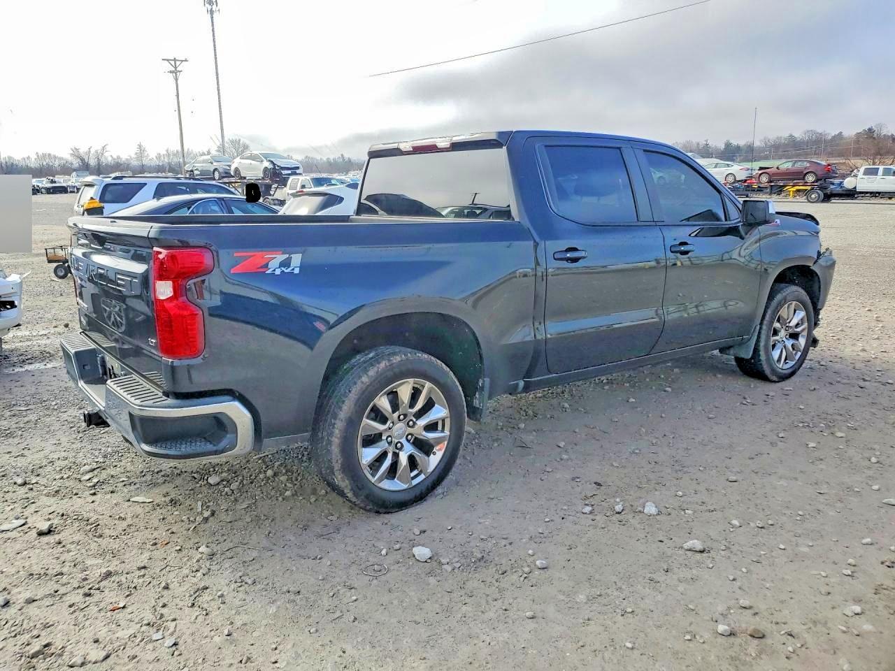 2019 CHEVROLET SILVERADO K1500 LT photo 3