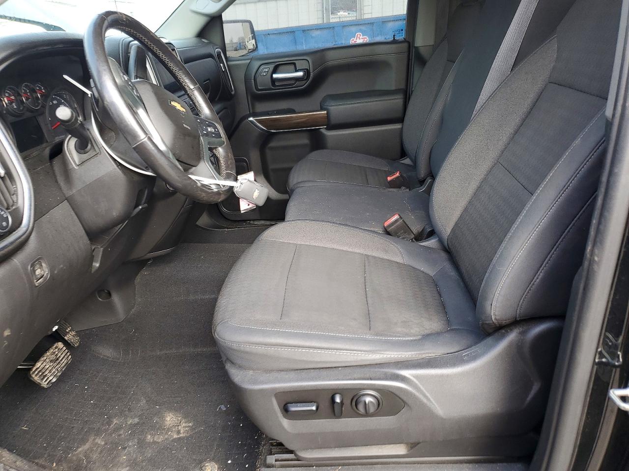 2019 CHEVROLET SILVERADO K1500 LT photo 7