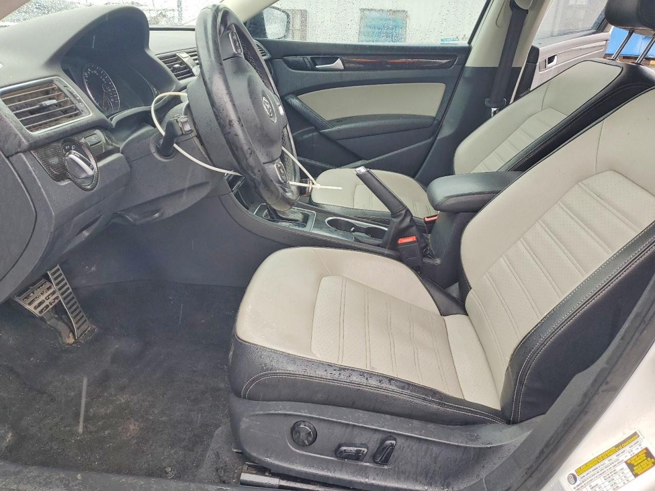 2015 VOLKSWAGEN PASSAT SE photo 7