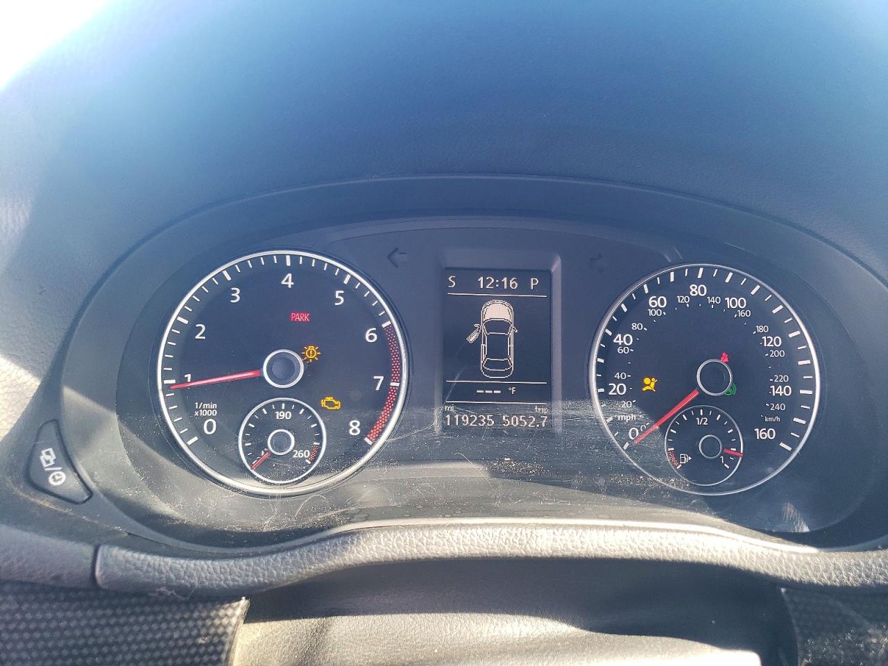 2015 VOLKSWAGEN PASSAT SE photo 9