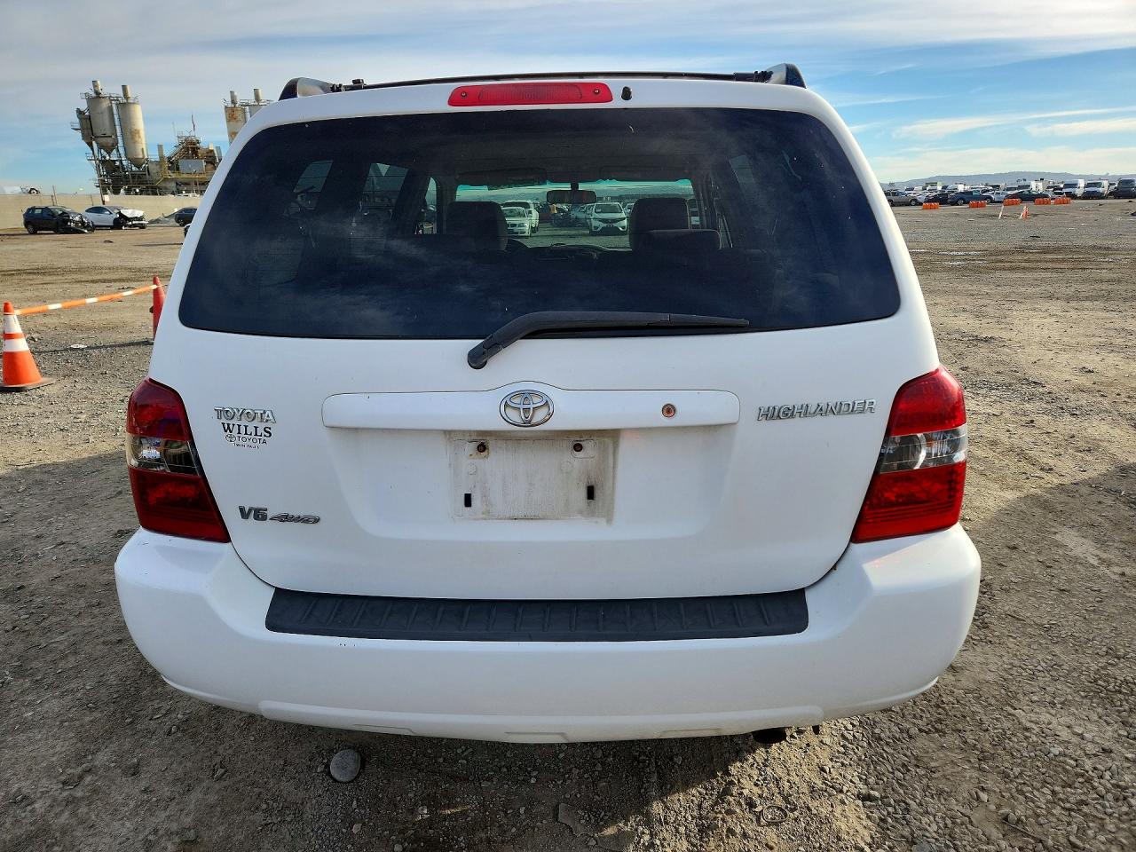 2004 TOYOTA HIGHLANDER BASE photo 11