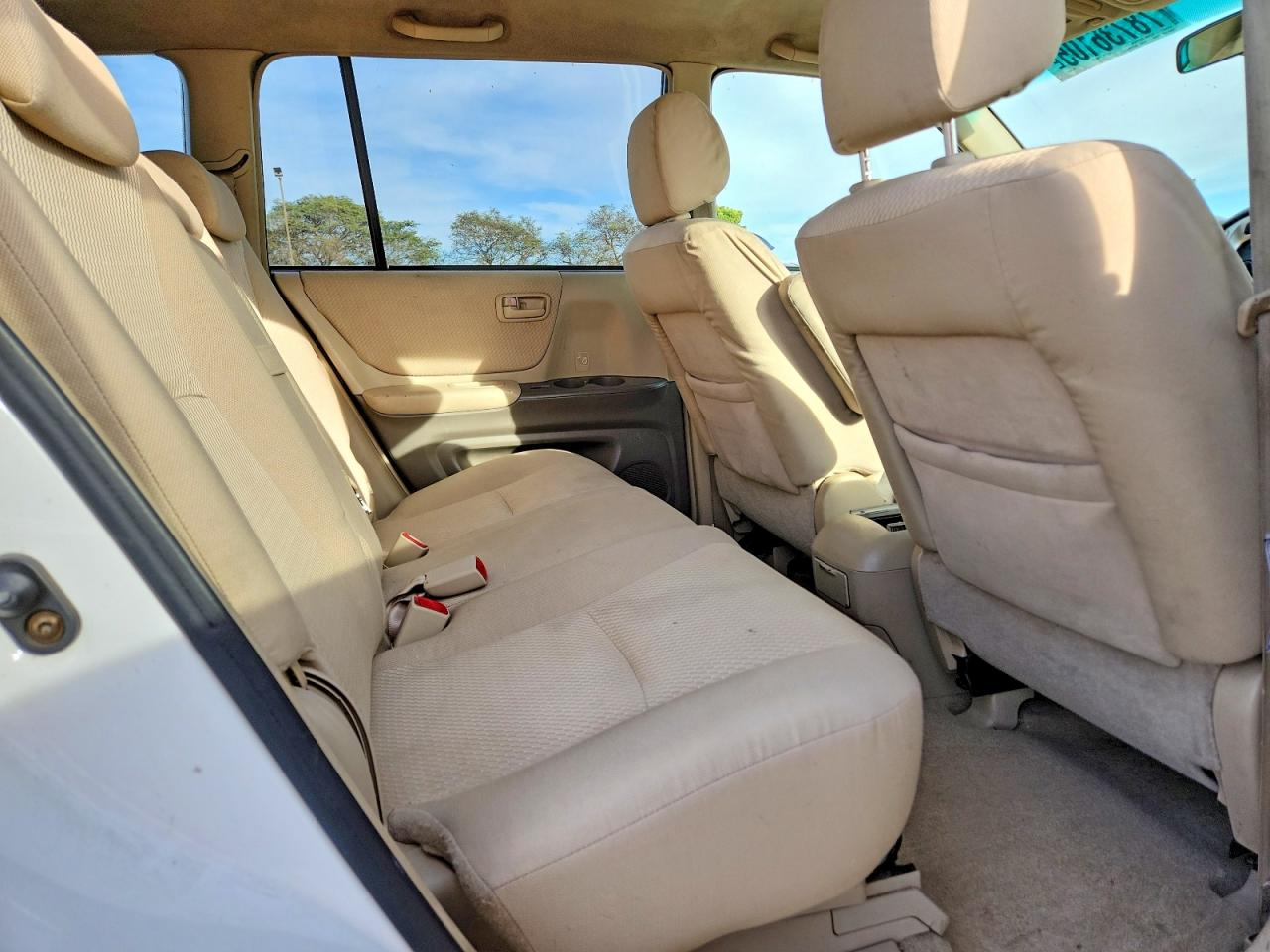 2004 TOYOTA HIGHLANDER BASE photo 21