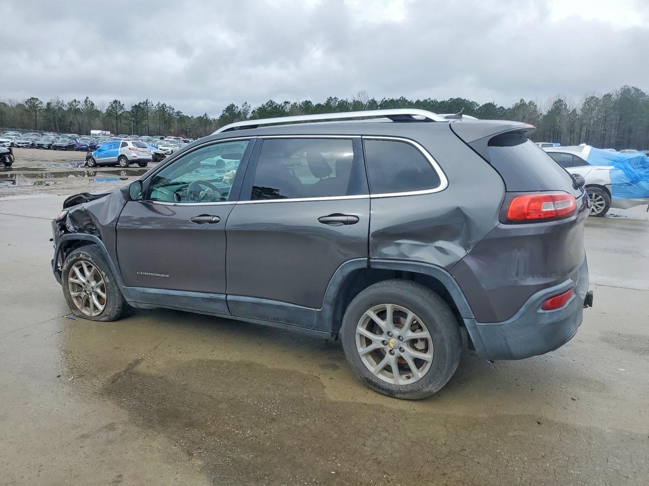 2014 JEP CHEROKEE LATITUDE photo 4