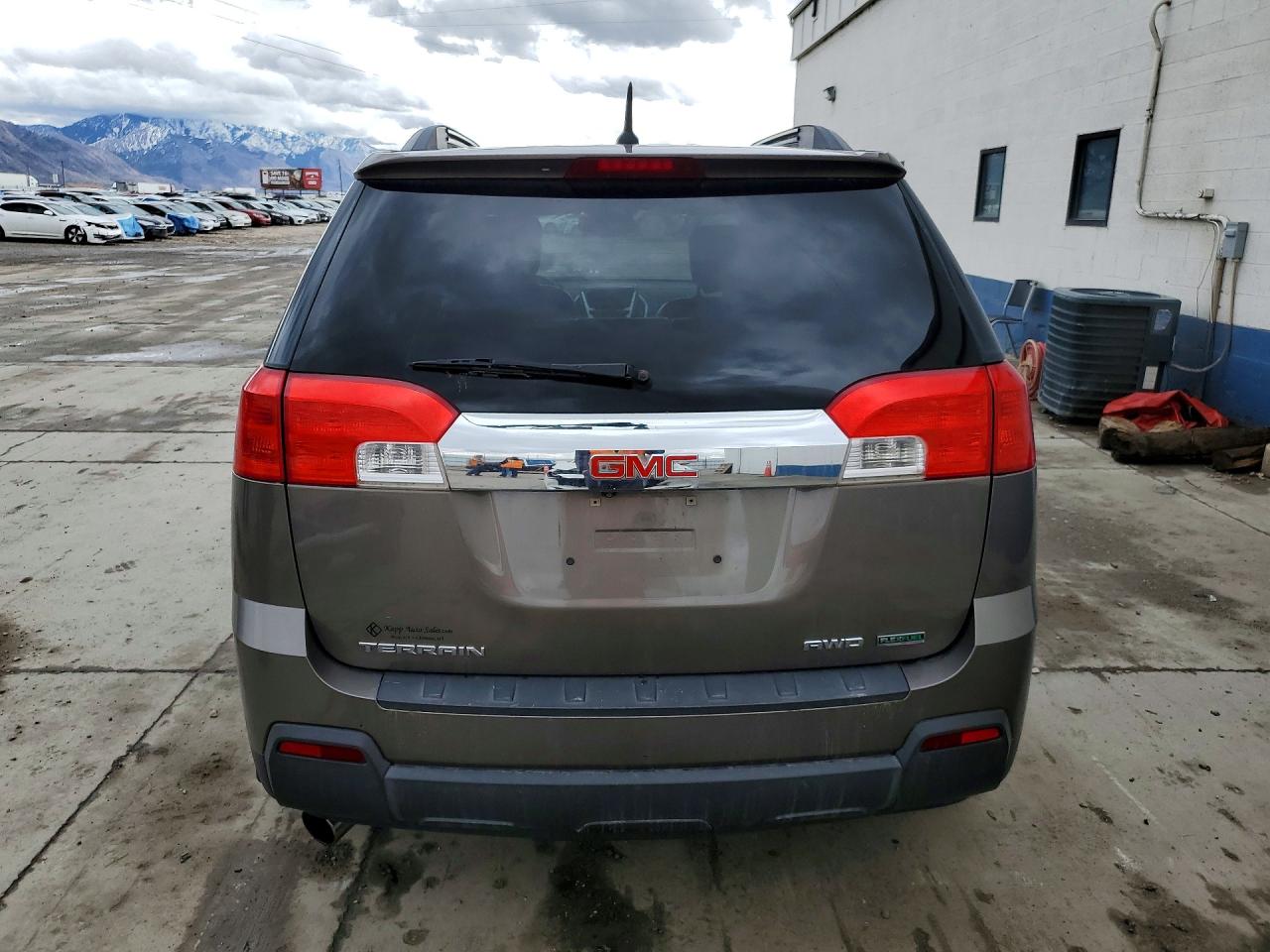 2012 GMC TERRAIN SLT photo 6