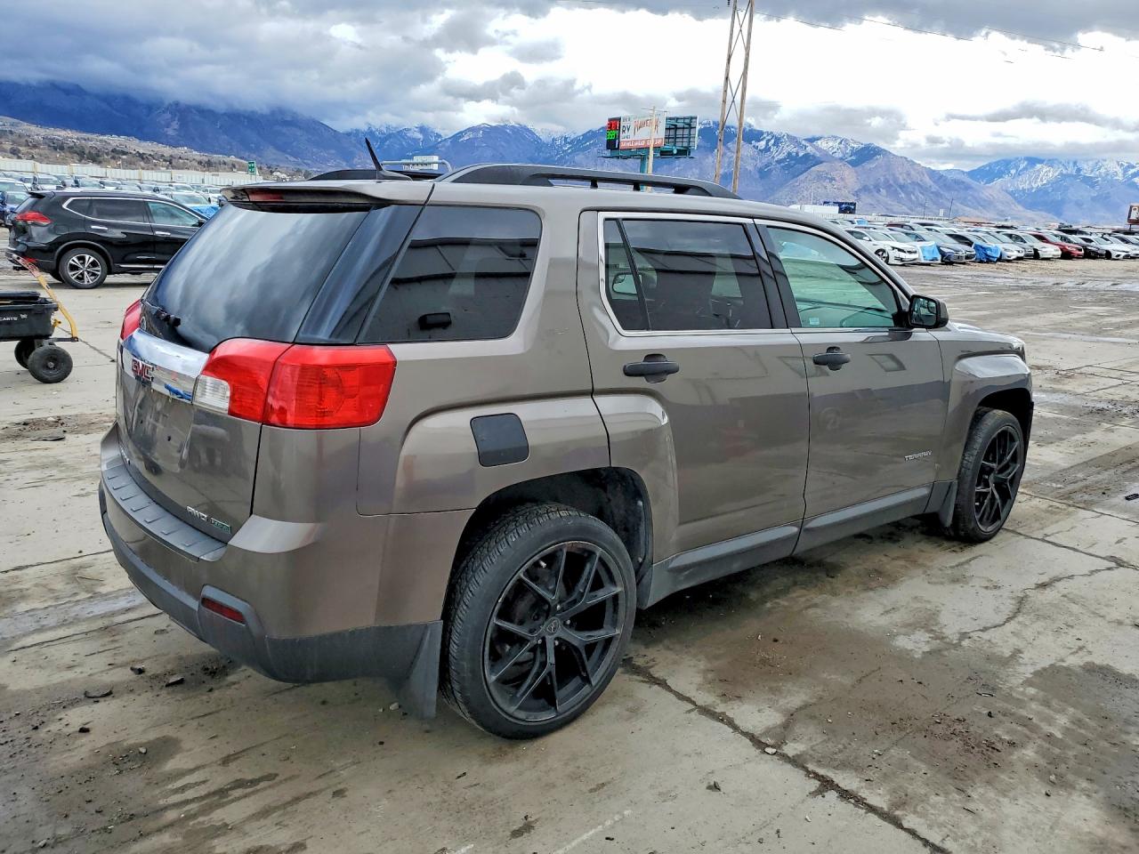 2012 GMC TERRAIN SLT photo 3