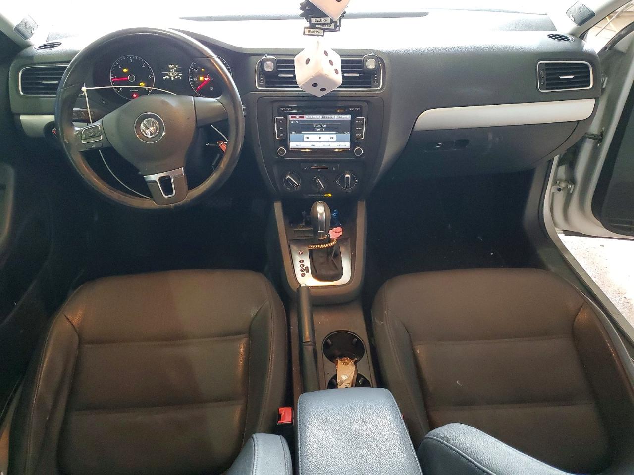 2012 VOLKSWAGEN JETTA TDI photo 8