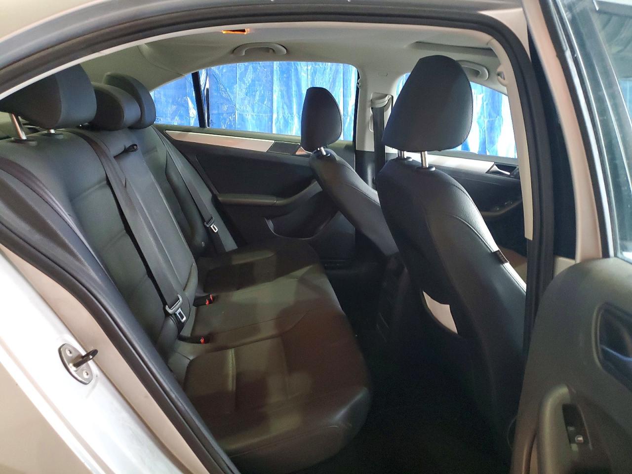 2012 VOLKSWAGEN JETTA TDI photo 10