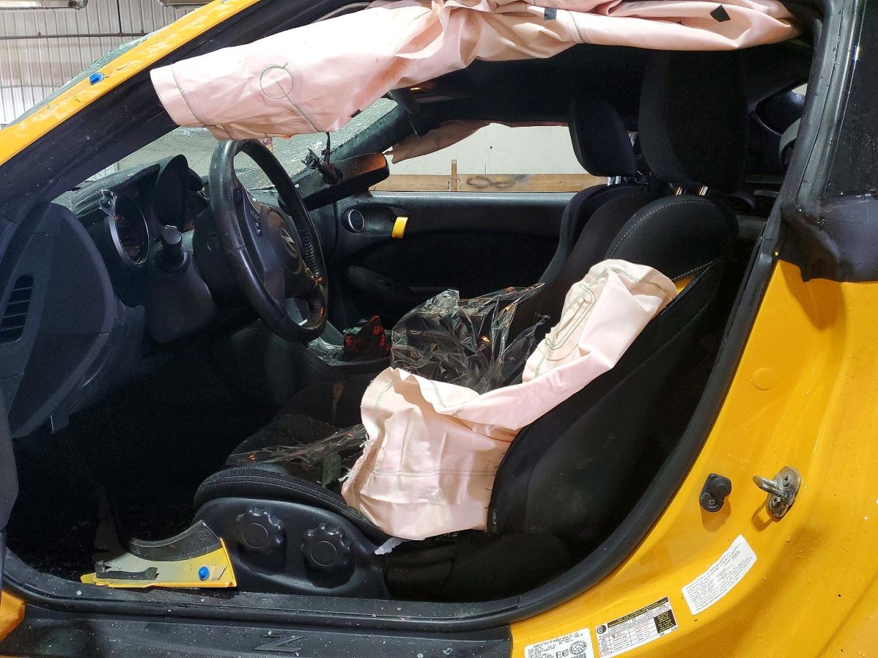 2019 NISSAN 370Z BASE photo 13