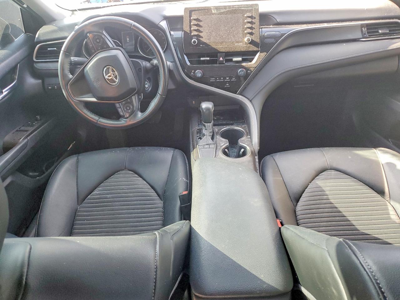 2022 TOYOTA CAMRY SE photo 8