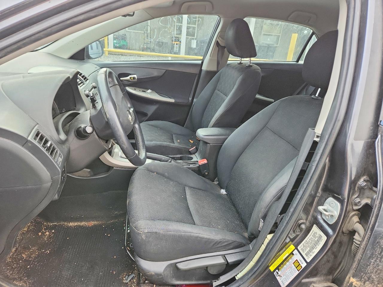 2010 TOYOTA COROLLA S photo 7