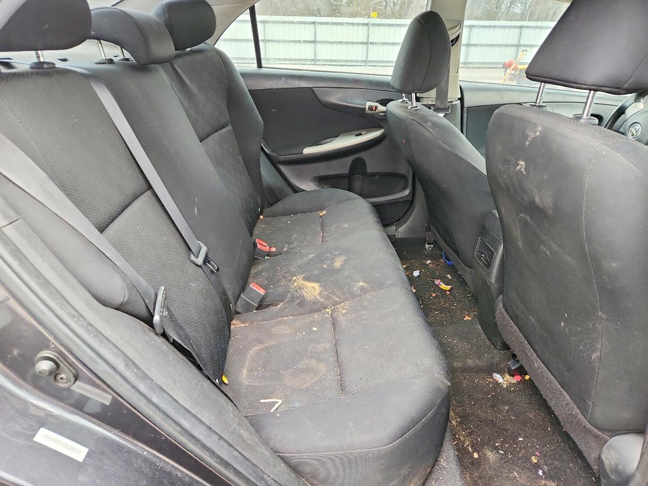 2010 TOYOTA COROLLA S photo 10