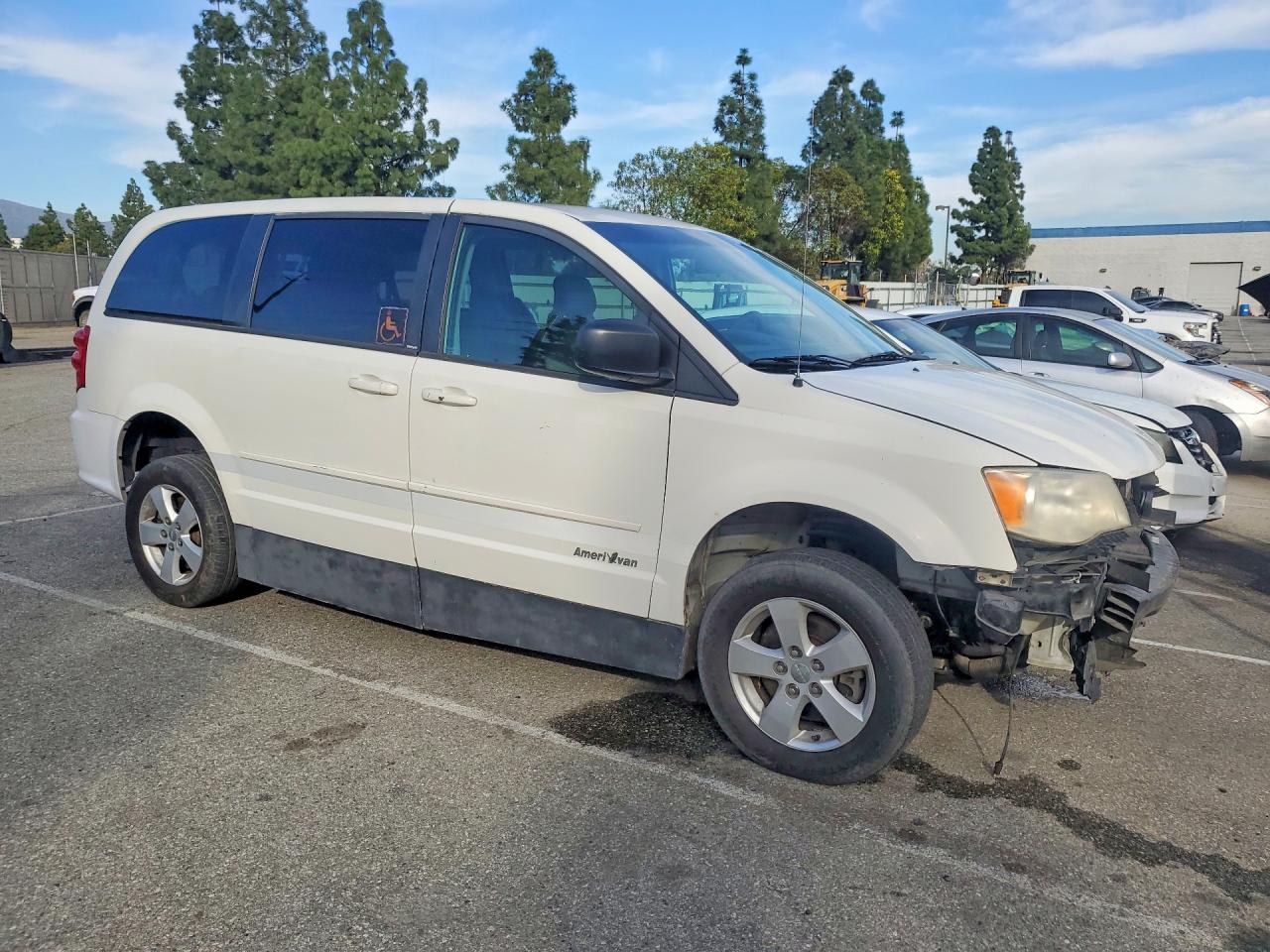 2013 DODGE GRAND CARAVAN SE photo 4