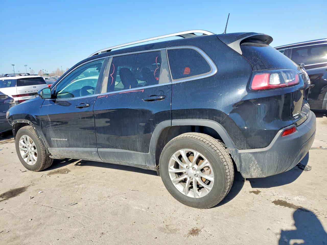 2019 JEEP CHEROKEE LATITUDE photo 4