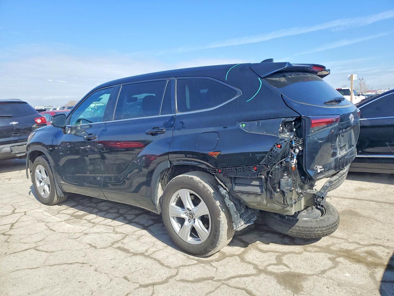 2024 TOYOTA HIGHLANDER HYBRID LE photo 2